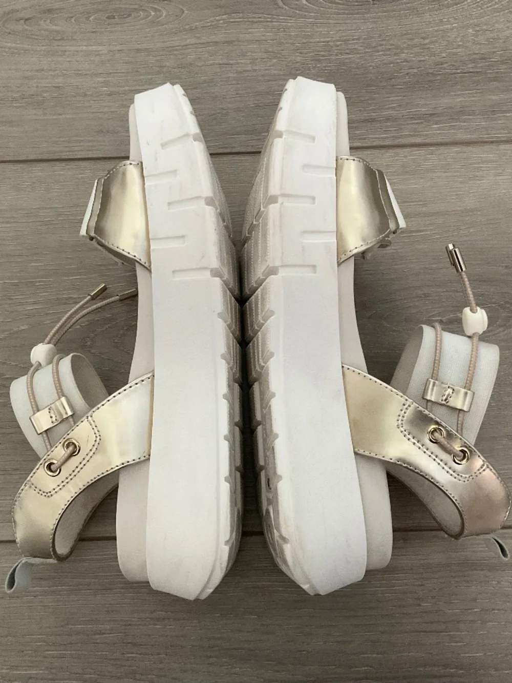 NERO GIARDINI Sporty Platform Sandal in White Size EU 37